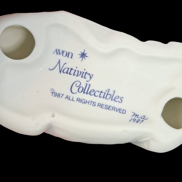 Avon Nativity Collectibles the Cow Porcelain Figurine 1987 in Box - Picture 5 of 5